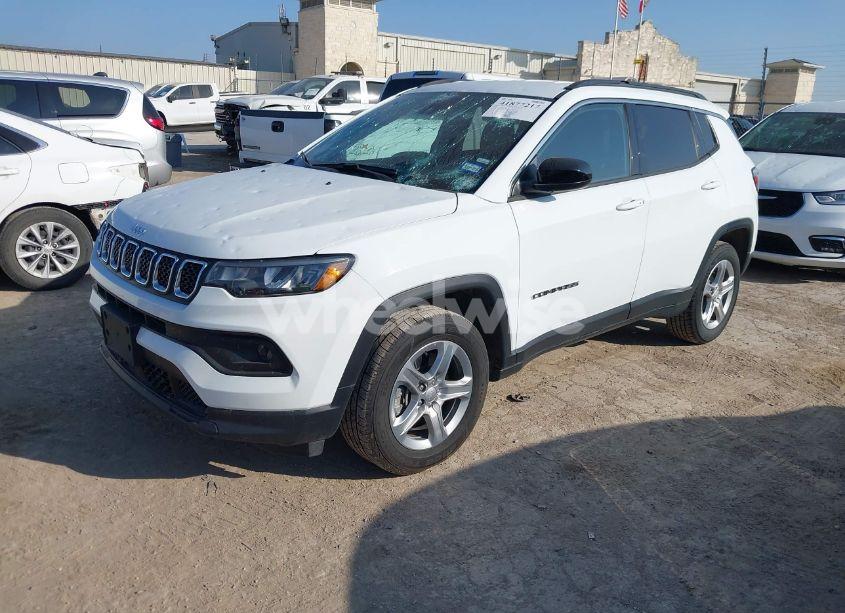 Photo 2 of 2024 Jeep Compass LATITUDE 4X4 (VIN 3C4NJDBNXRT595443)