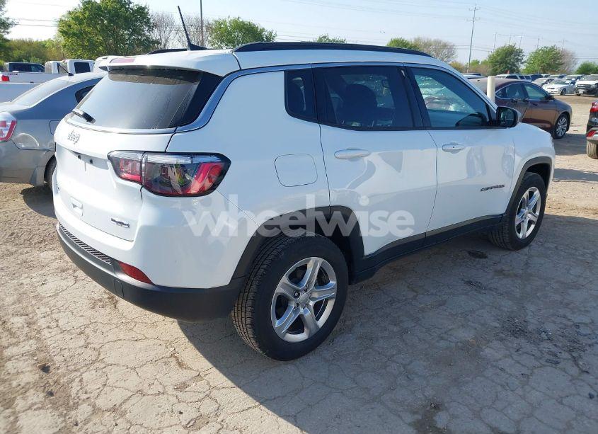 Photo 4 of 2024 Jeep Compass LATITUDE 4X4 (VIN 3C4NJDBNXRT595443)