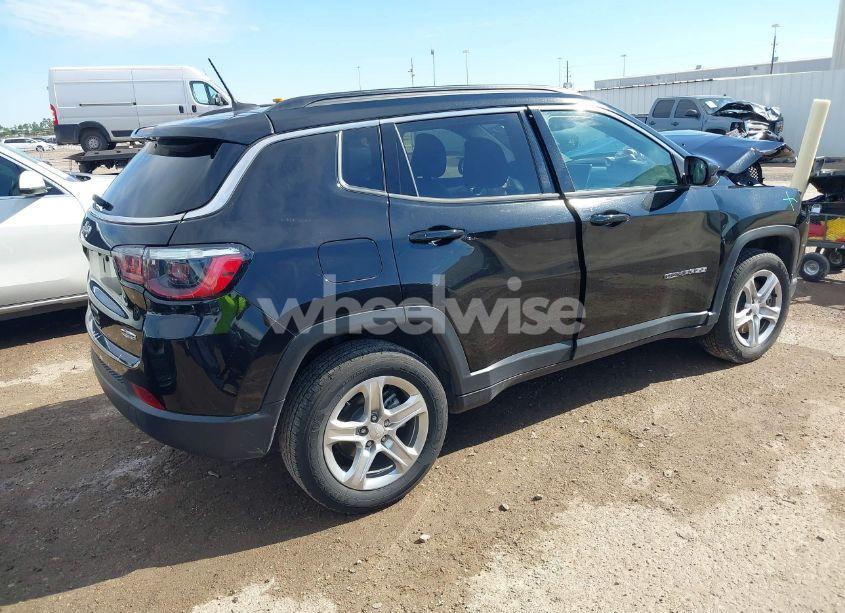 Photo 4 of 2024 Jeep Compass LATITUDE 4X4 (VIN 3C4NJDBNXRT603833)