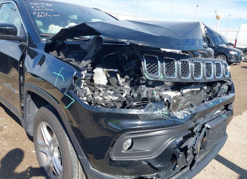 Photo 6 of 2024 Jeep Compass LATITUDE 4X4 (VIN 3C4NJDBNXRT603833)