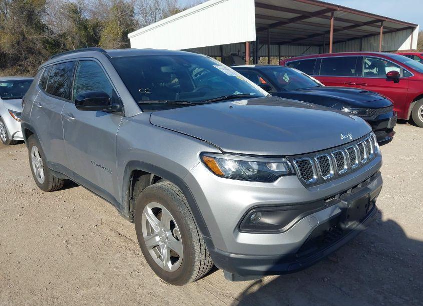 2024 Jeep Compass LATITUDE 4X4 (VIN 3C4NJDBNXRT604562) main photo