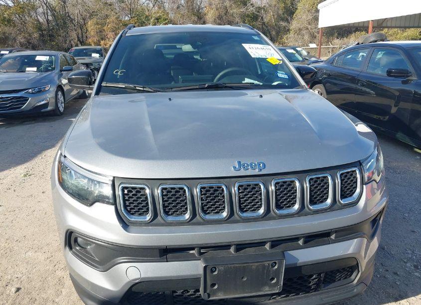 Photo 12 of 2024 Jeep Compass LATITUDE 4X4 (VIN 3C4NJDBNXRT604562)