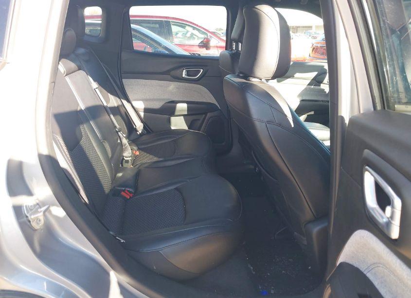 Photo 8 of 2024 Jeep Compass LATITUDE 4X4 (VIN 3C4NJDBNXRT604562)