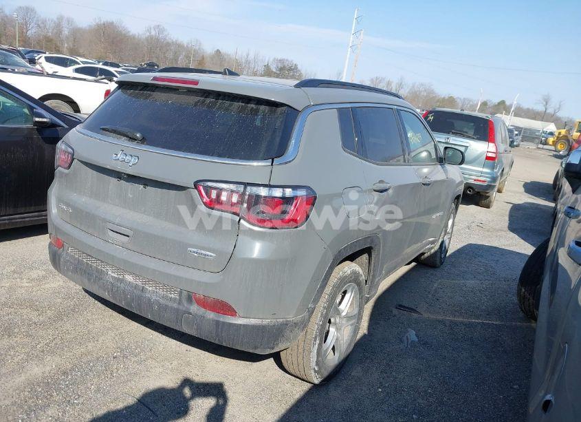 Photo 4 of 2024 Jeep Compass LATITUDE 4X4 (VIN 3C4NJDBNXRT604710)