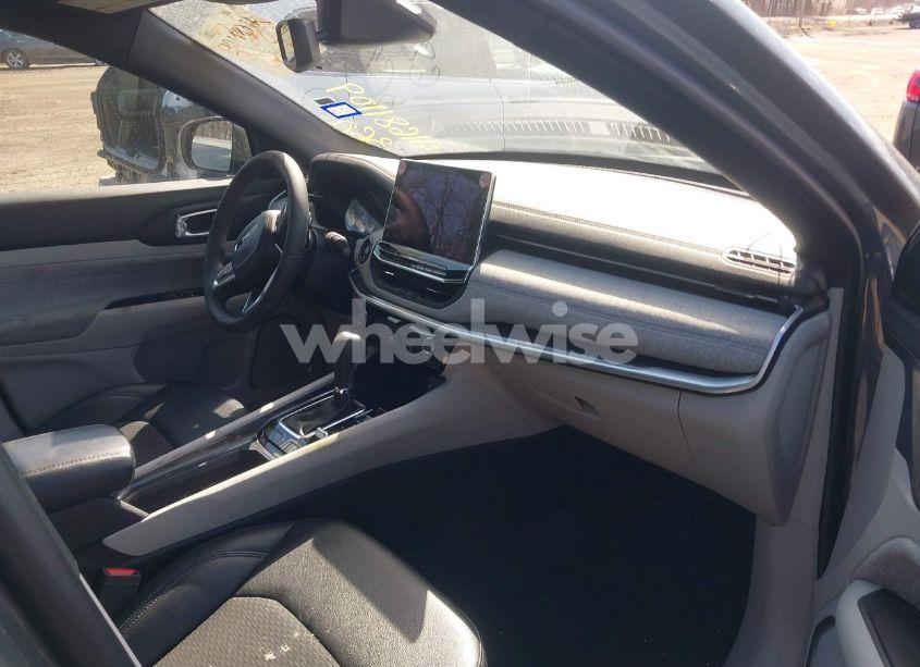 Photo 5 of 2024 Jeep Compass LATITUDE 4X4 (VIN 3C4NJDBNXRT604710)