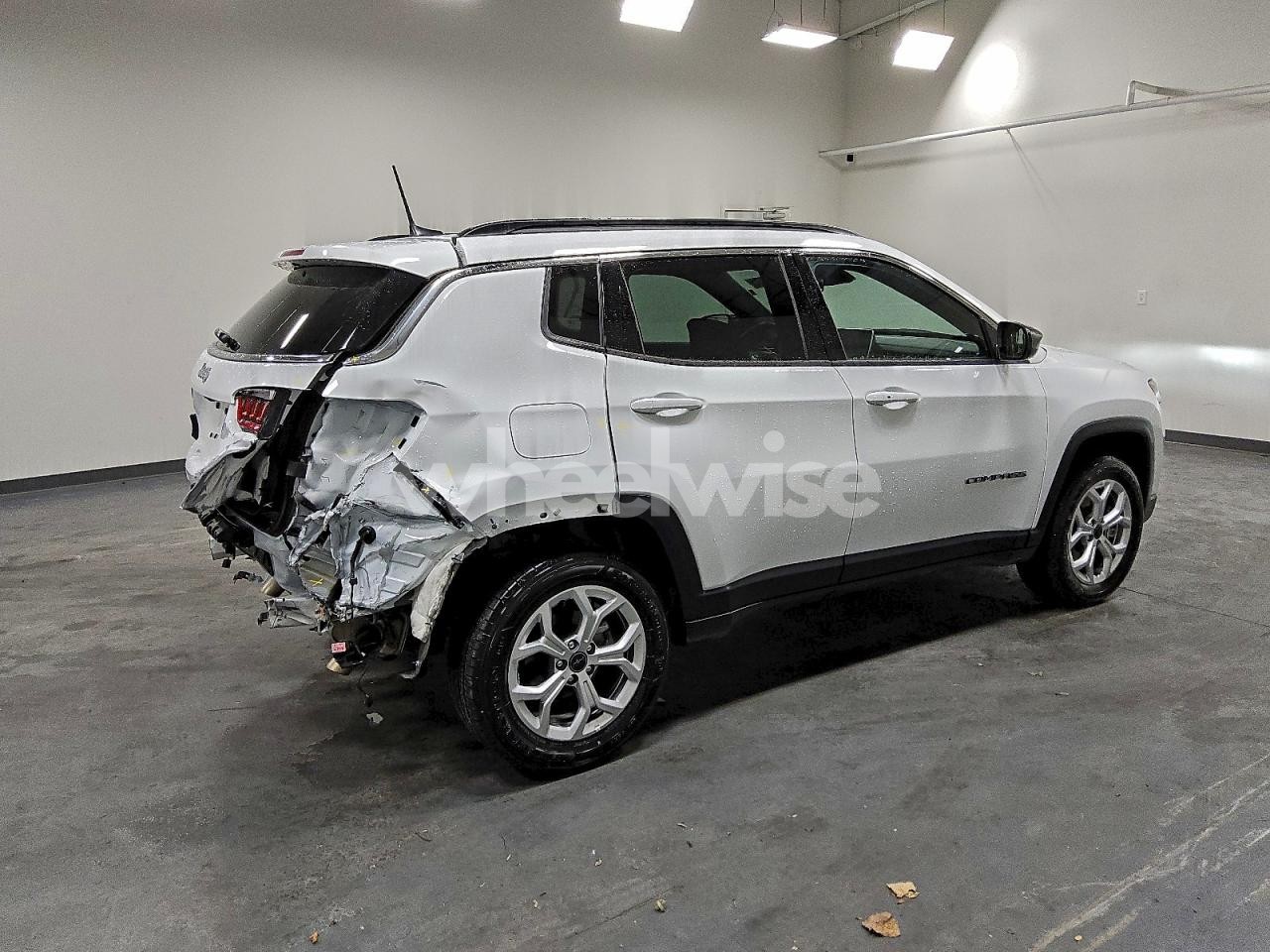 Photo 3 of 2025 JEEP COMPASS LATITUDE (VIN 3C4NJDBNXST592953)