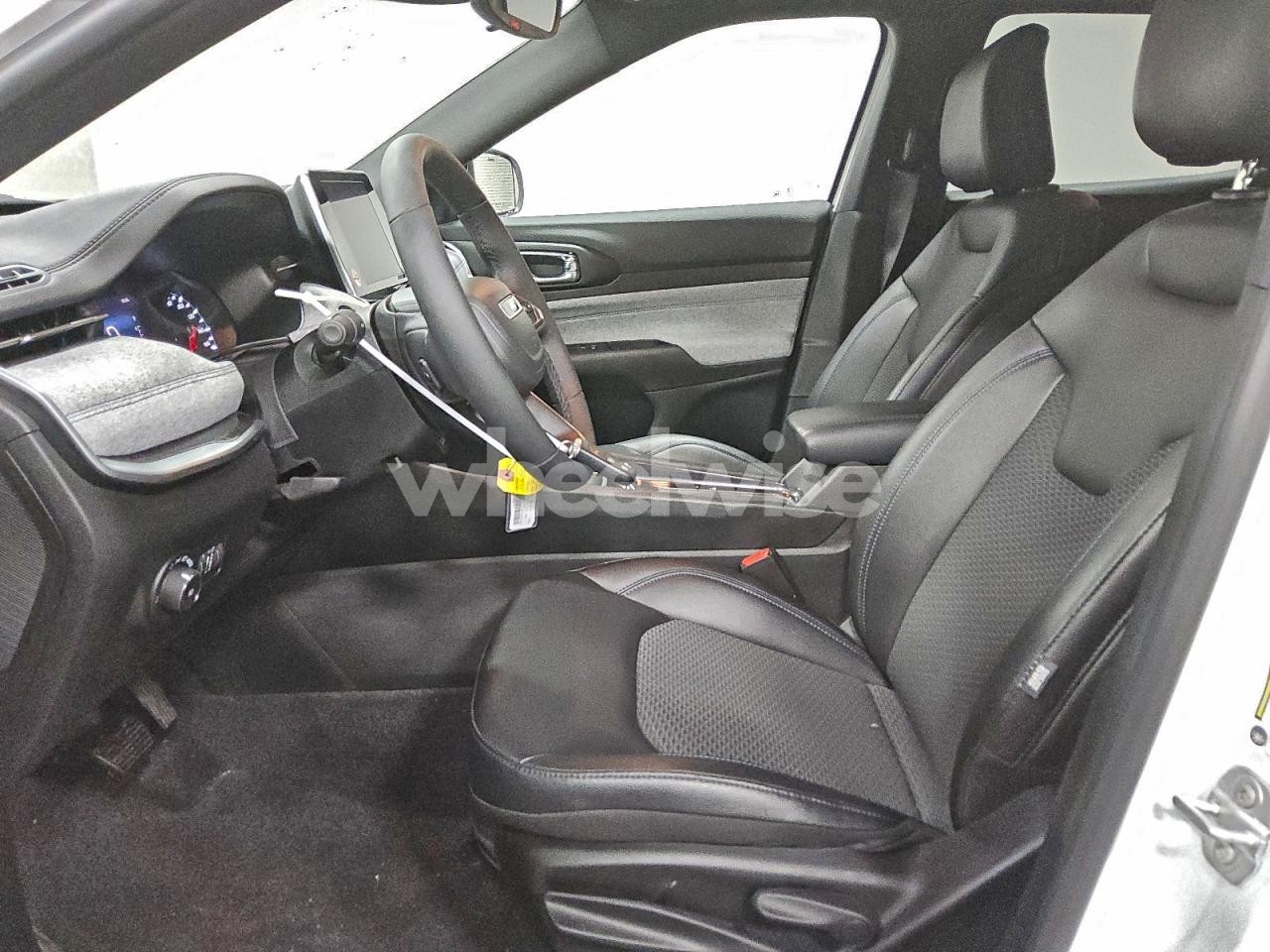 Photo 7 of 2025 JEEP COMPASS LATITUDE (VIN 3C4NJDBNXST592953)