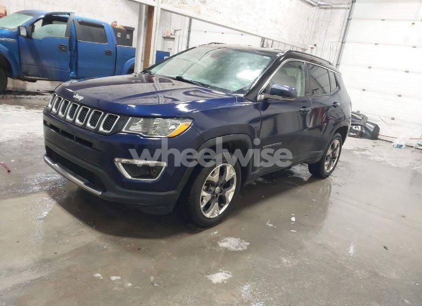 Photo 2 of 2019 Jeep Compass LIMITED 4X4 (VIN 3C4NJDCB0KT771684)