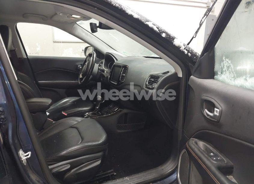 Photo 5 of 2019 Jeep Compass LIMITED 4X4 (VIN 3C4NJDCB0KT771684)