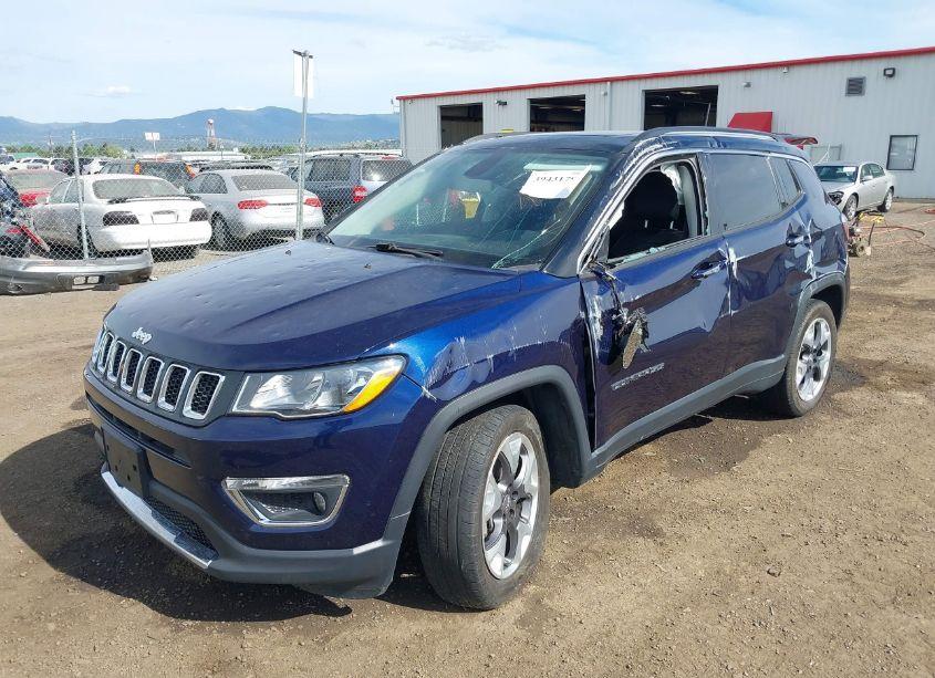 Photo 2 of 2019 Jeep Compass LIMITED 4X4 (VIN 3C4NJDCB0KT843418)