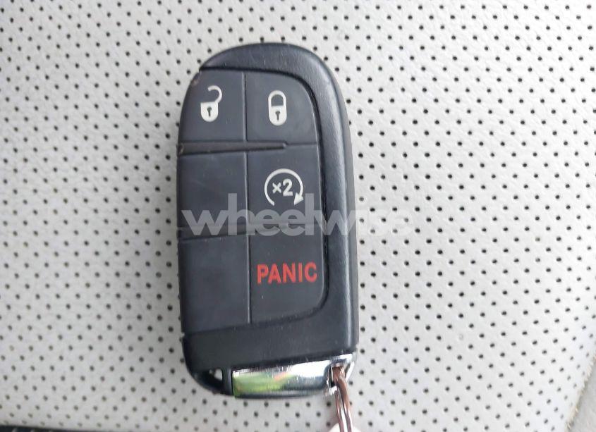 Photo 11 of 2020 Jeep Compass LIMITED 4X4 (VIN 3C4NJDCB0LT233570)