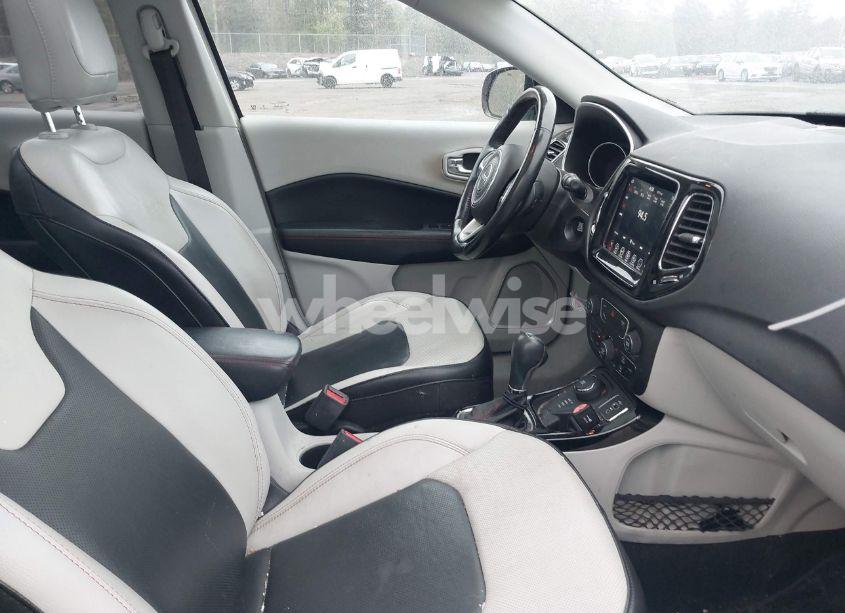 Photo 5 of 2020 Jeep Compass LIMITED 4X4 (VIN 3C4NJDCB0LT233570)