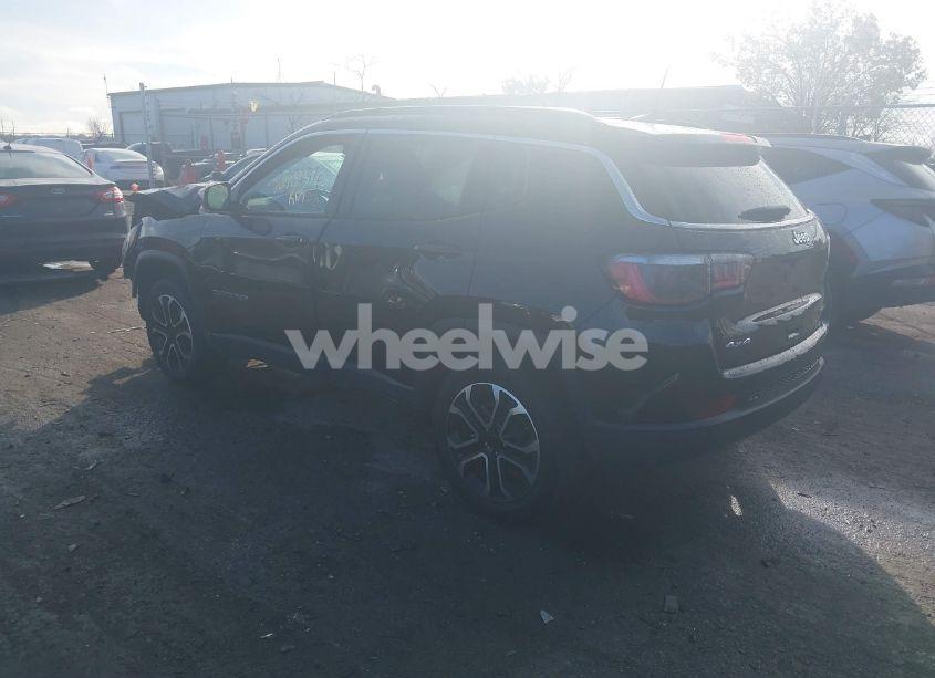 Photo 3 of 2022 Jeep Compass LIMITED 4X4 (VIN 3C4NJDCB0NT197513)