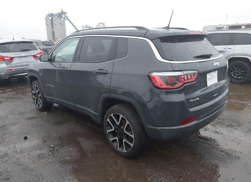 Photo 3 of 2018 Jeep Compass LIMITED 4X4 (VIN 3C4NJDCB1JT251492)