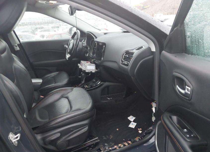 Photo 5 of 2018 Jeep Compass LIMITED 4X4 (VIN 3C4NJDCB1JT251492)