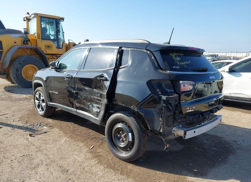 Photo 3 of 2018 Jeep Compass LIMITED 4X4 (VIN 3C4NJDCB1JT374905)