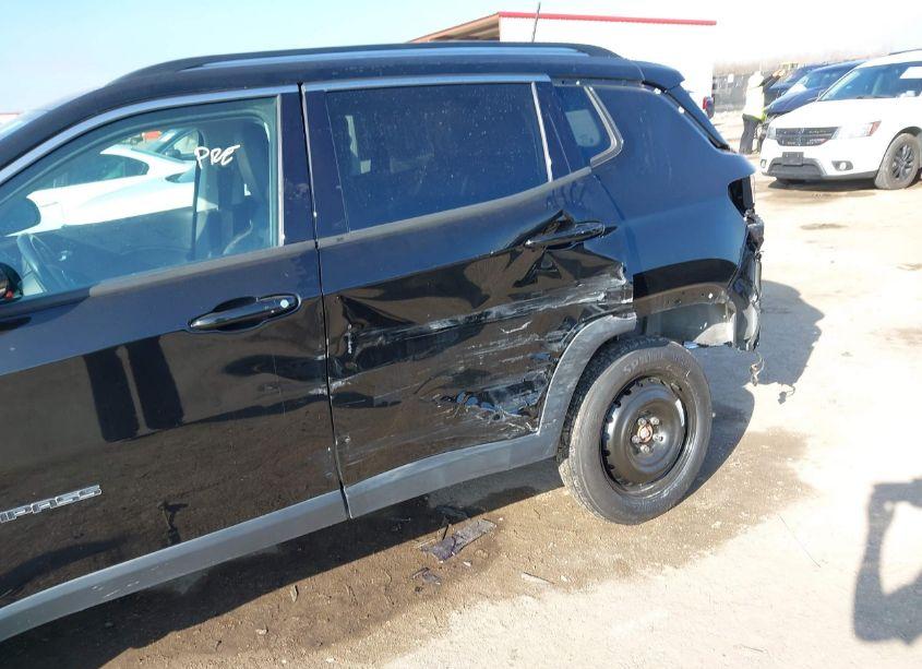 Photo 6 of 2018 Jeep Compass LIMITED 4X4 (VIN 3C4NJDCB1JT374905)