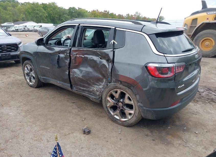 Photo 3 of 2019 Jeep Compass LIMITED 4X4 (VIN 3C4NJDCB1KT620871)