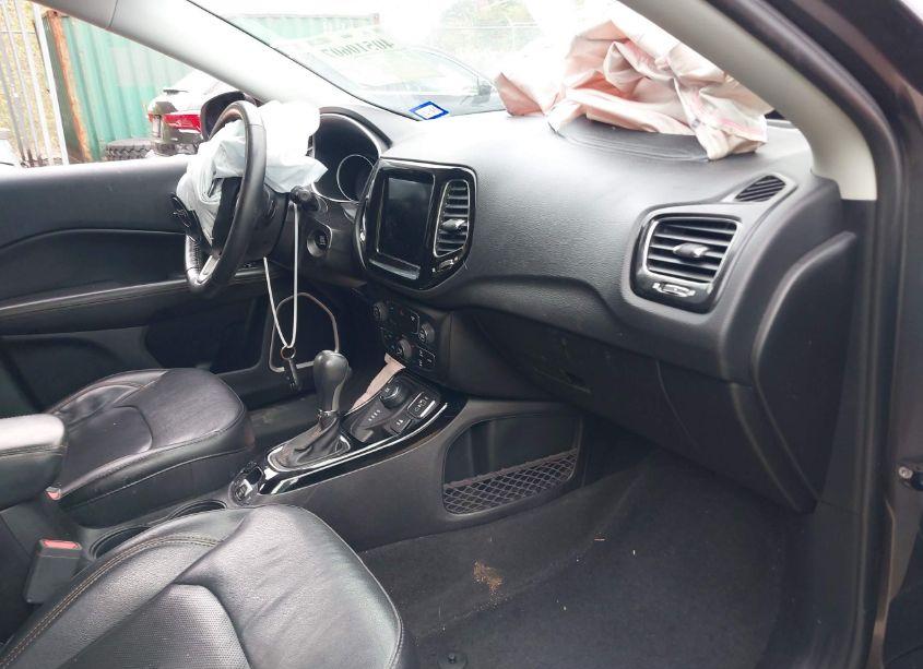 Photo 5 of 2019 Jeep Compass LIMITED 4X4 (VIN 3C4NJDCB1KT620871)