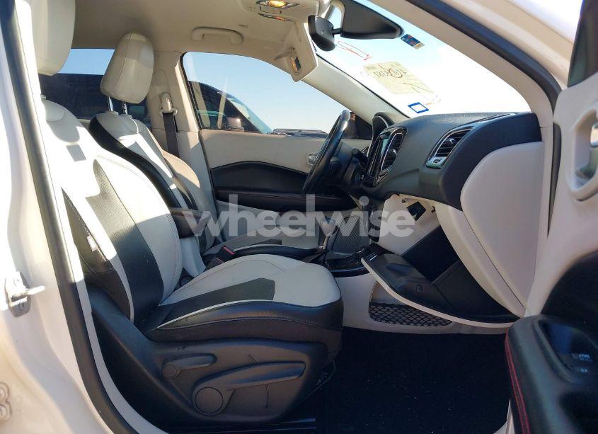 Photo 5 of 2019 Jeep Compass LIMITED 4X4 (VIN 3C4NJDCB1KT620921)