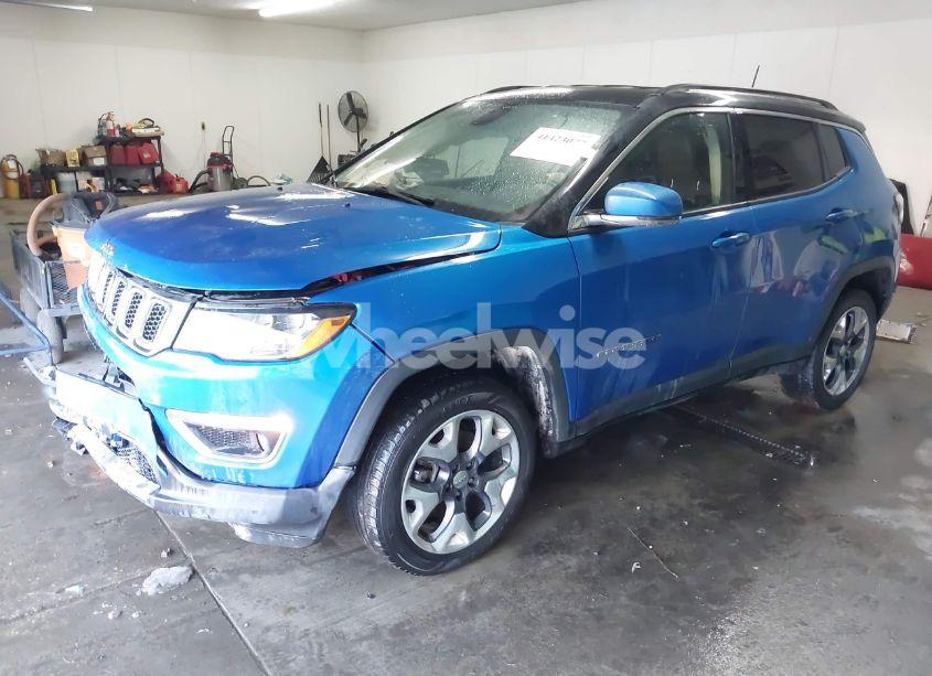 Photo 2 of 2019 Jeep Compass LIMITED 4X4 (VIN 3C4NJDCB1KT641736)