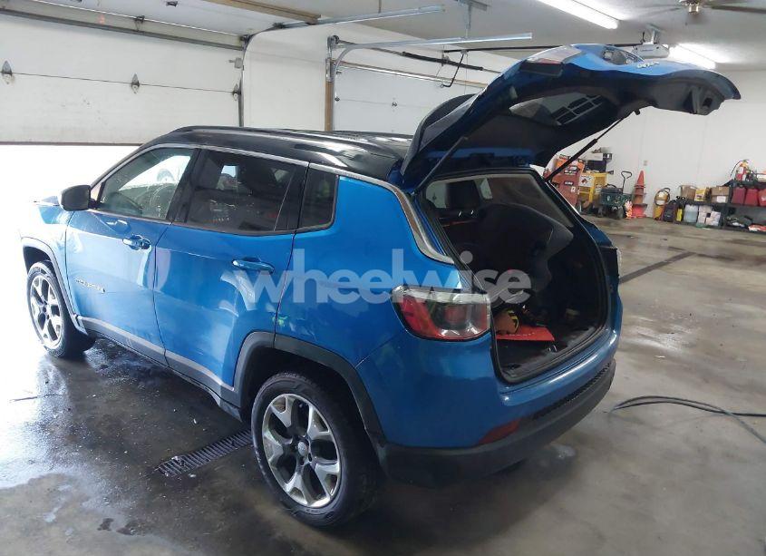 Photo 3 of 2019 Jeep Compass LIMITED 4X4 (VIN 3C4NJDCB1KT641736)