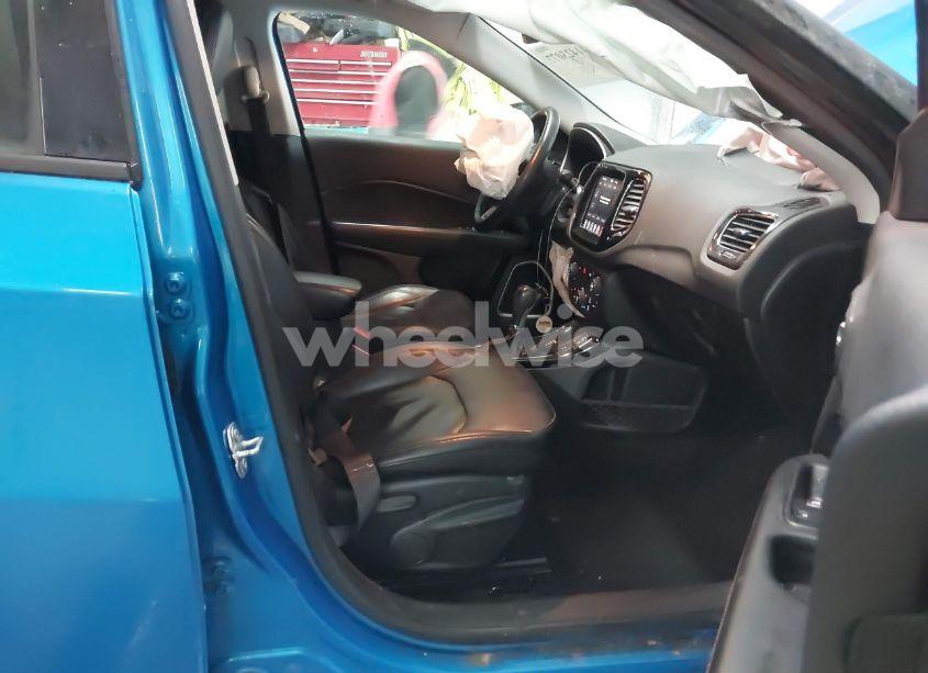 Photo 5 of 2019 Jeep Compass LIMITED 4X4 (VIN 3C4NJDCB1KT641736)