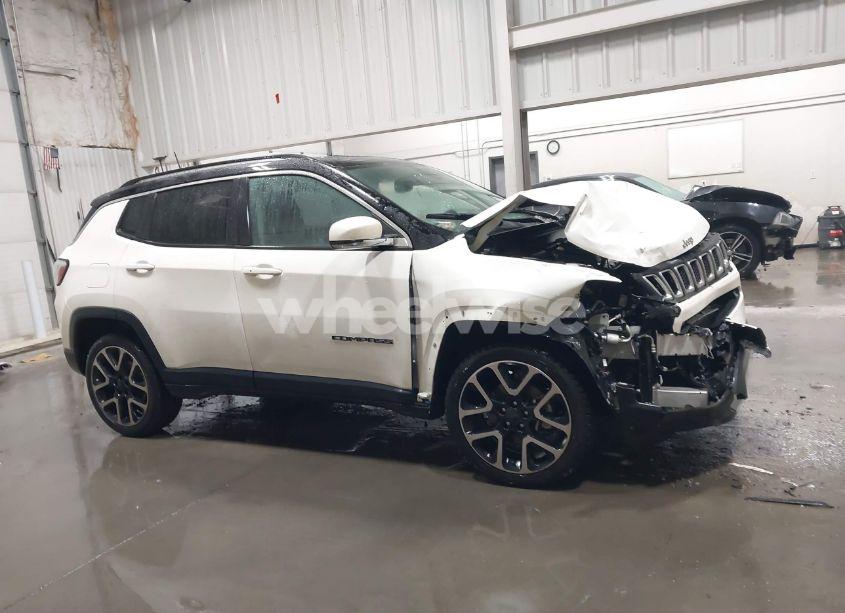 Photo 14 of 2019 Jeep Compass LIMITED (VIN 3C4NJDCB1KT790017)