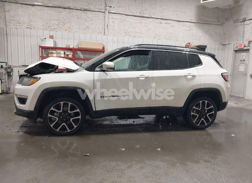 Photo 15 of 2019 Jeep Compass LIMITED (VIN 3C4NJDCB1KT790017)