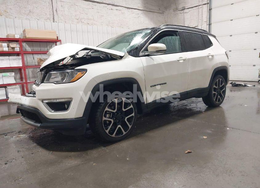 Photo 2 of 2019 Jeep Compass LIMITED (VIN 3C4NJDCB1KT790017)