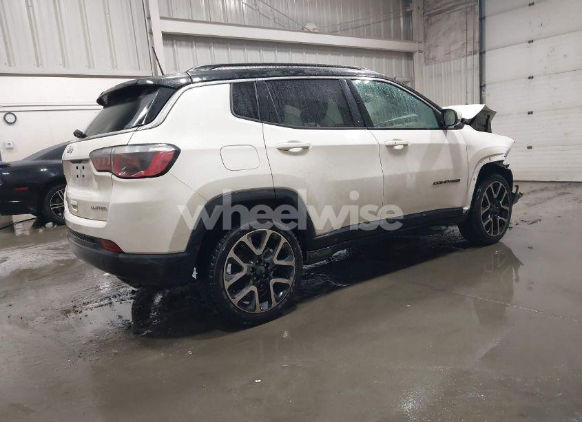 Photo 4 of 2019 Jeep Compass LIMITED (VIN 3C4NJDCB1KT790017)