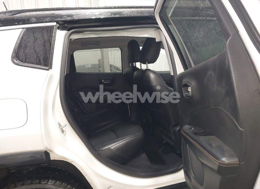 Photo 8 of 2019 Jeep Compass LIMITED (VIN 3C4NJDCB1KT790017)