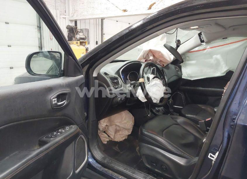 Photo 5 of 2020 Jeep Compass LIMITED 4X4 (VIN 3C4NJDCB1LT203607)