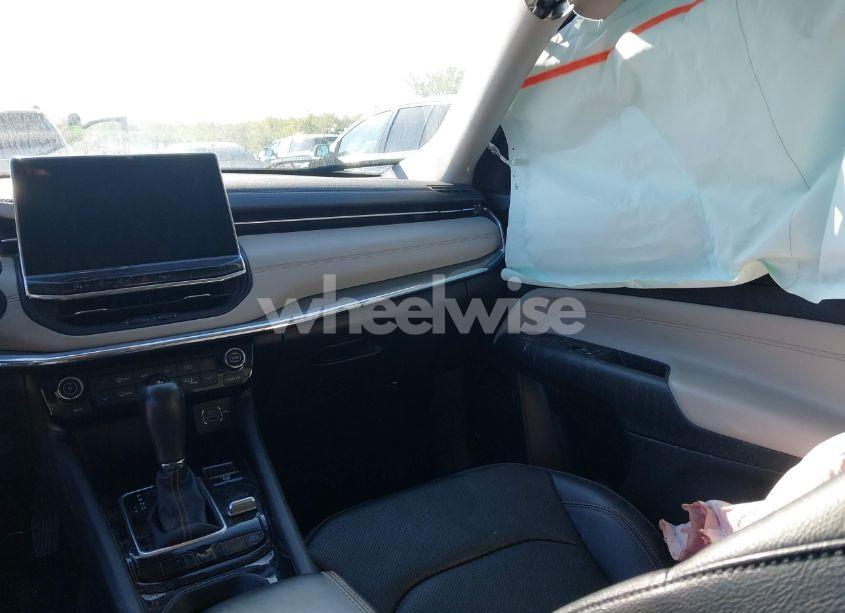 Photo 5 of 2022 Jeep Compass LIMITED 4X4 (VIN 3C4NJDCB1NT153780)