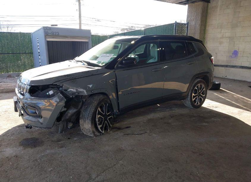 Photo 2 of 2022 Jeep Compass LIMITED 4X4 (VIN 3C4NJDCB1NT185080)