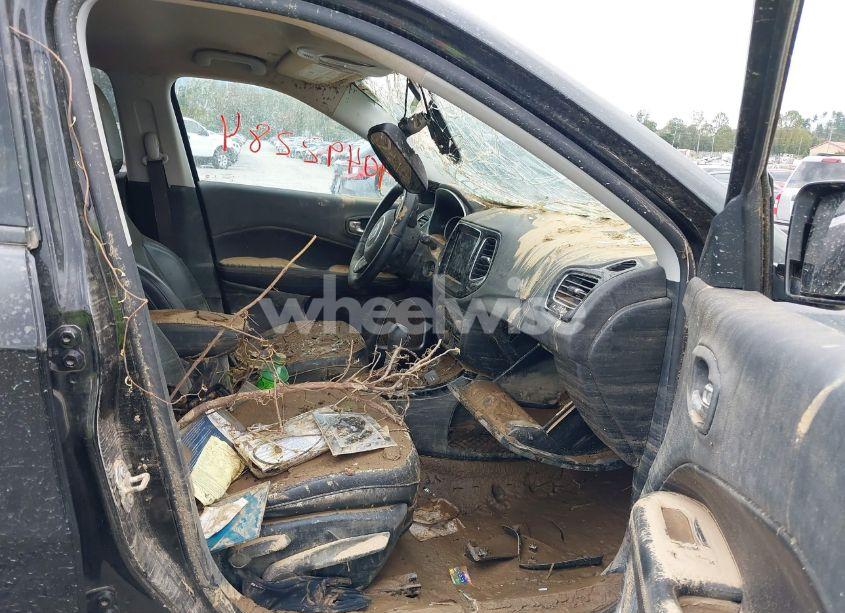 Photo 5 of 2018 Jeep Compass LIMITED 4X4 (VIN 3C4NJDCB2JT330671)