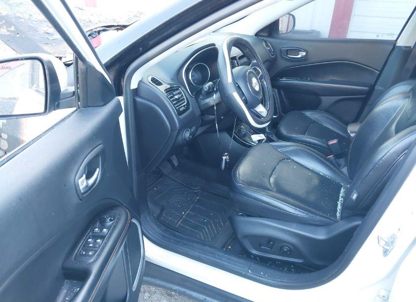 Photo 5 of 2018 Jeep Compass LIMITED 4X4 (VIN 3C4NJDCB2JT467576)