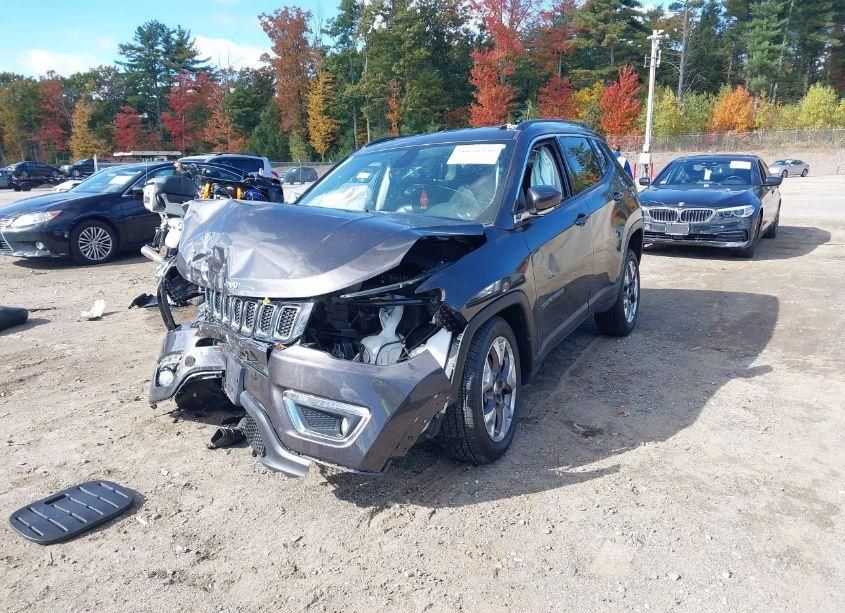 Photo 2 of 2019 Jeep Compass LIMITED 4X4 (VIN 3C4NJDCB2KT618949)