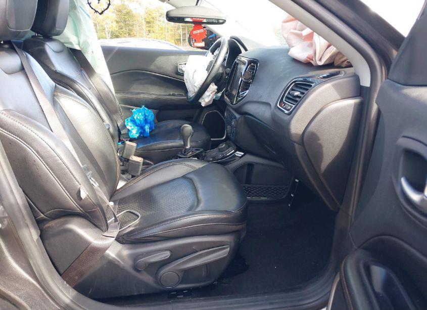 Photo 5 of 2019 Jeep Compass LIMITED 4X4 (VIN 3C4NJDCB2KT618949)