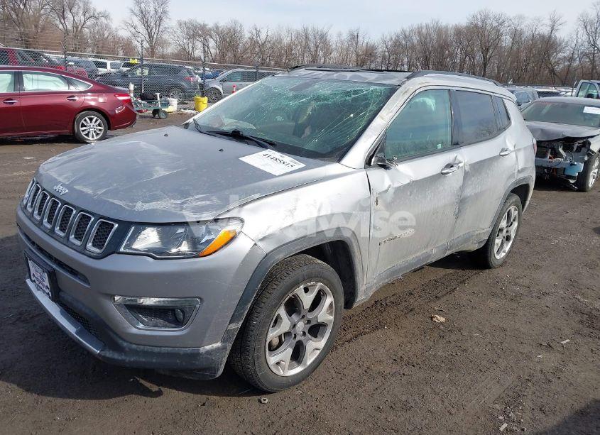 Photo 2 of 2019 Jeep Compass LIMITED 4X4 (VIN 3C4NJDCB2KT747600)