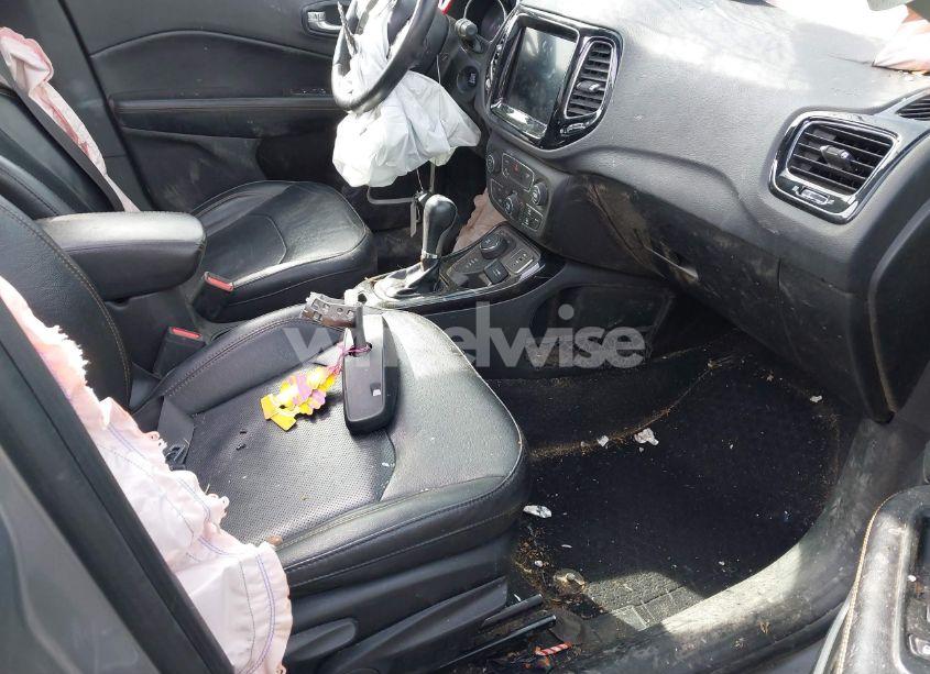 Photo 5 of 2019 Jeep Compass LIMITED 4X4 (VIN 3C4NJDCB2KT747600)