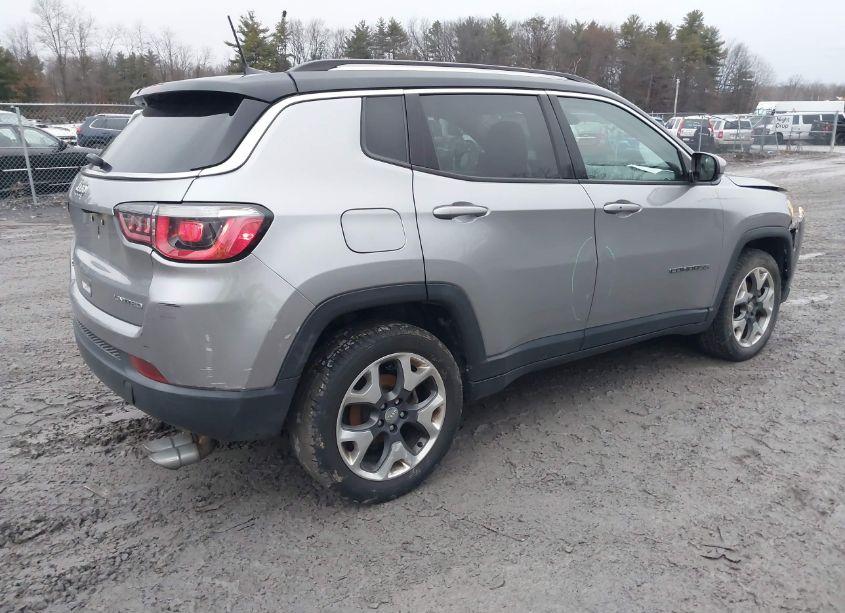Photo 4 of 2018 Jeep Compass LIMITED 4X4 (VIN 3C4NJDCB3JT230305)
