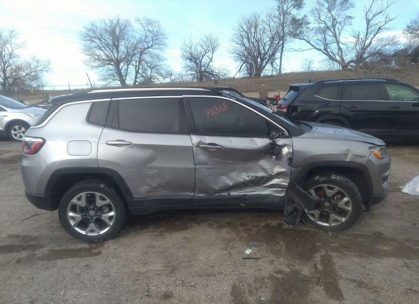 Photo 12 of 2018 Jeep Compass LIMITED 4X4 (VIN 3C4NJDCB3JT262848)