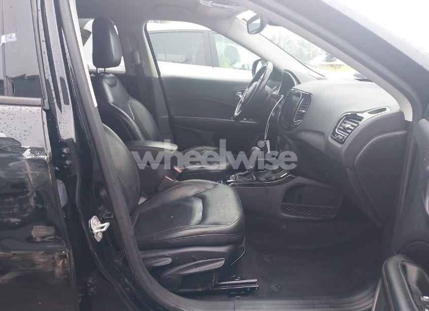 Photo 5 of 2018 Jeep Compass LIMITED 4X4 (VIN 3C4NJDCB3JT266074)