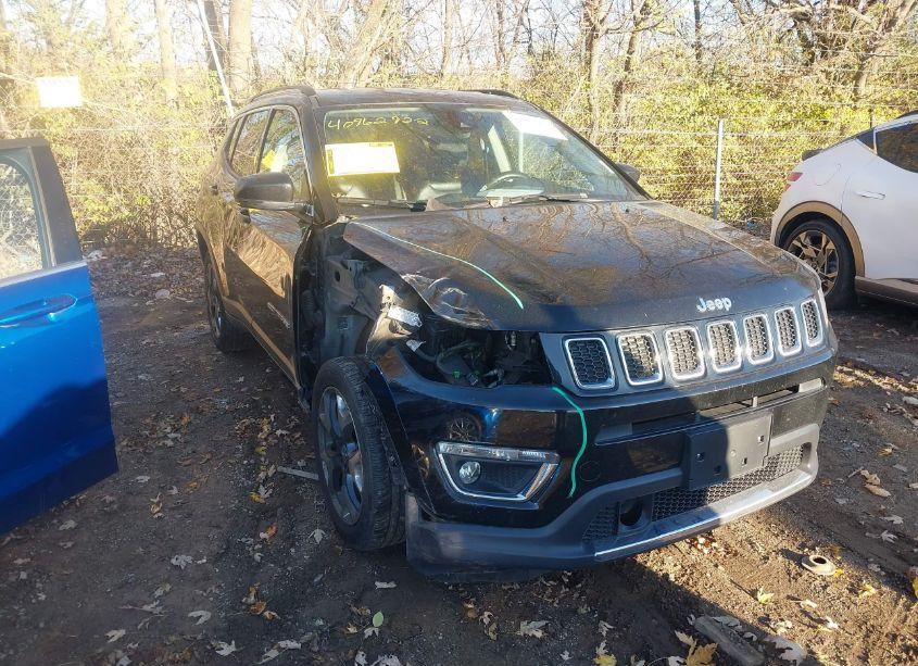 2018 Jeep Compass LIMITED 4X4 (VIN 3C4NJDCB3JT334194) main photo