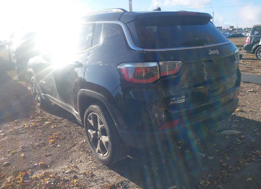 Photo 3 of 2018 Jeep Compass LIMITED 4X4 (VIN 3C4NJDCB3JT334194)