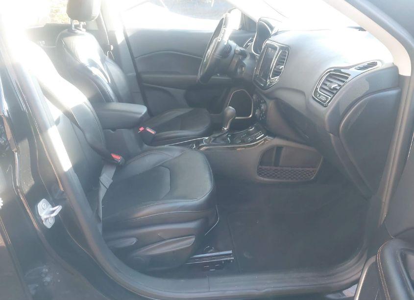 Photo 5 of 2018 Jeep Compass LIMITED 4X4 (VIN 3C4NJDCB3JT334194)