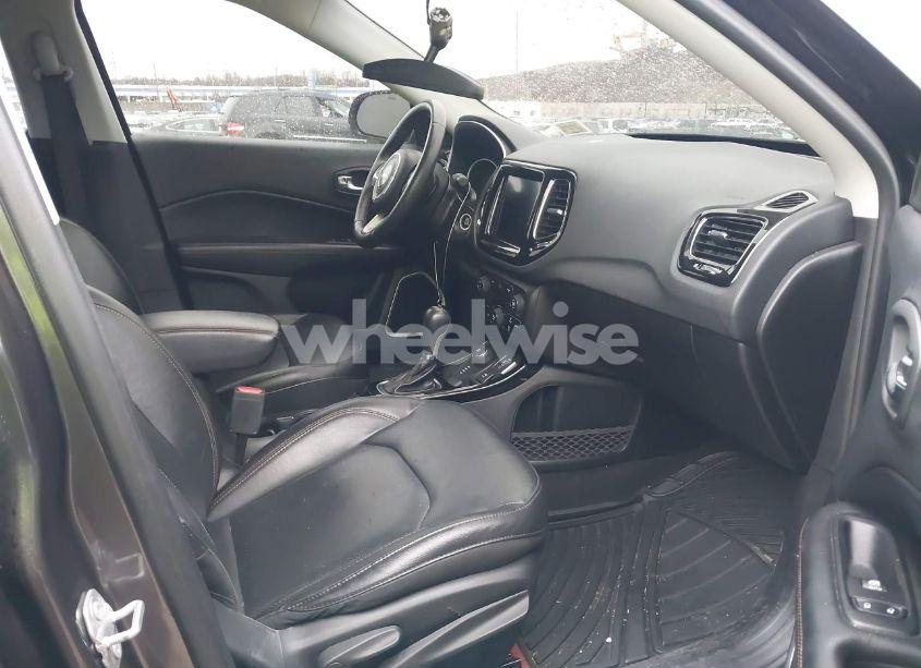 Photo 5 of 2018 Jeep Compass LIMITED 4X4 (VIN 3C4NJDCB3JT483575)