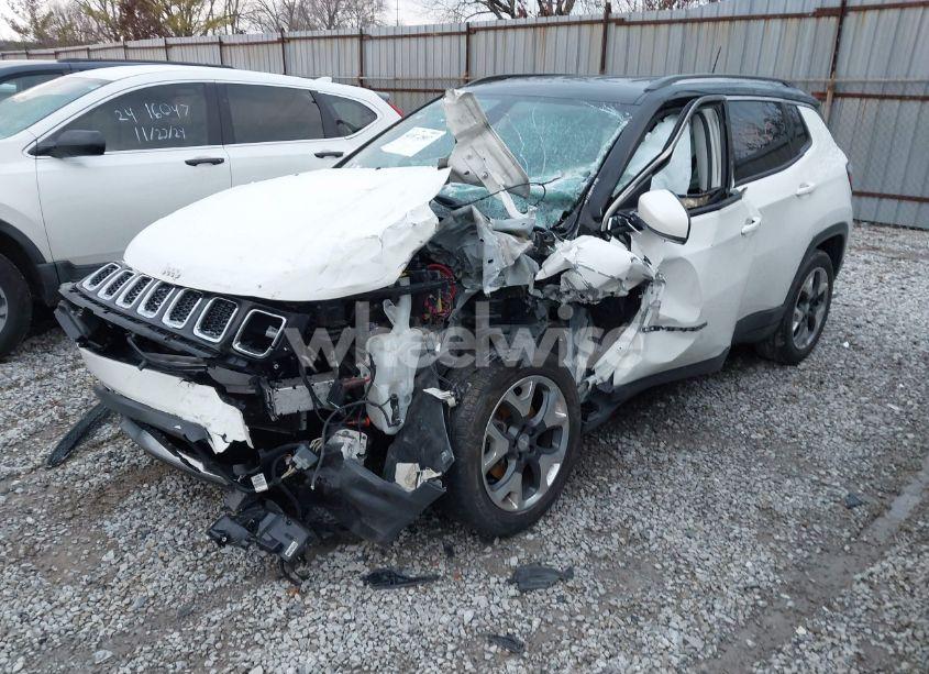 Photo 2 of 2019 Jeep Compass LIMITED 4X4 (VIN 3C4NJDCB3KT673491)