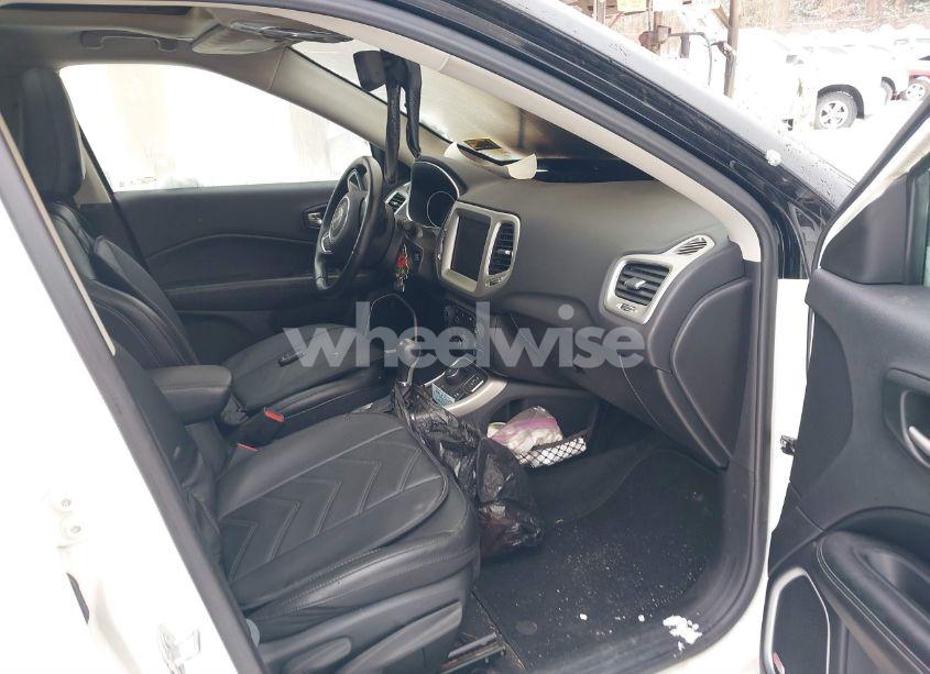 Photo 5 of 2019 Jeep Compass HIGH ALTITUDE 4X4 (VIN 3C4NJDCB3KT735679)